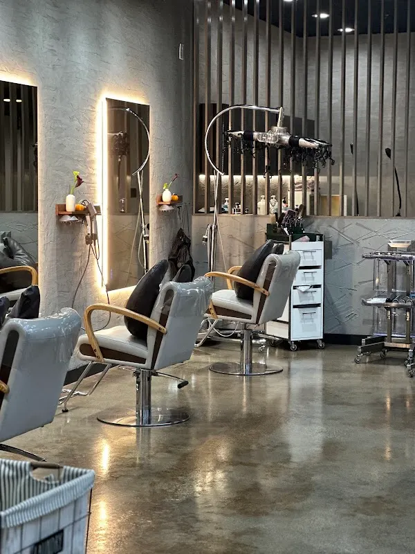 Chadâm Hair Lounge and CO2 Spa — Hair salon in Carrollton
